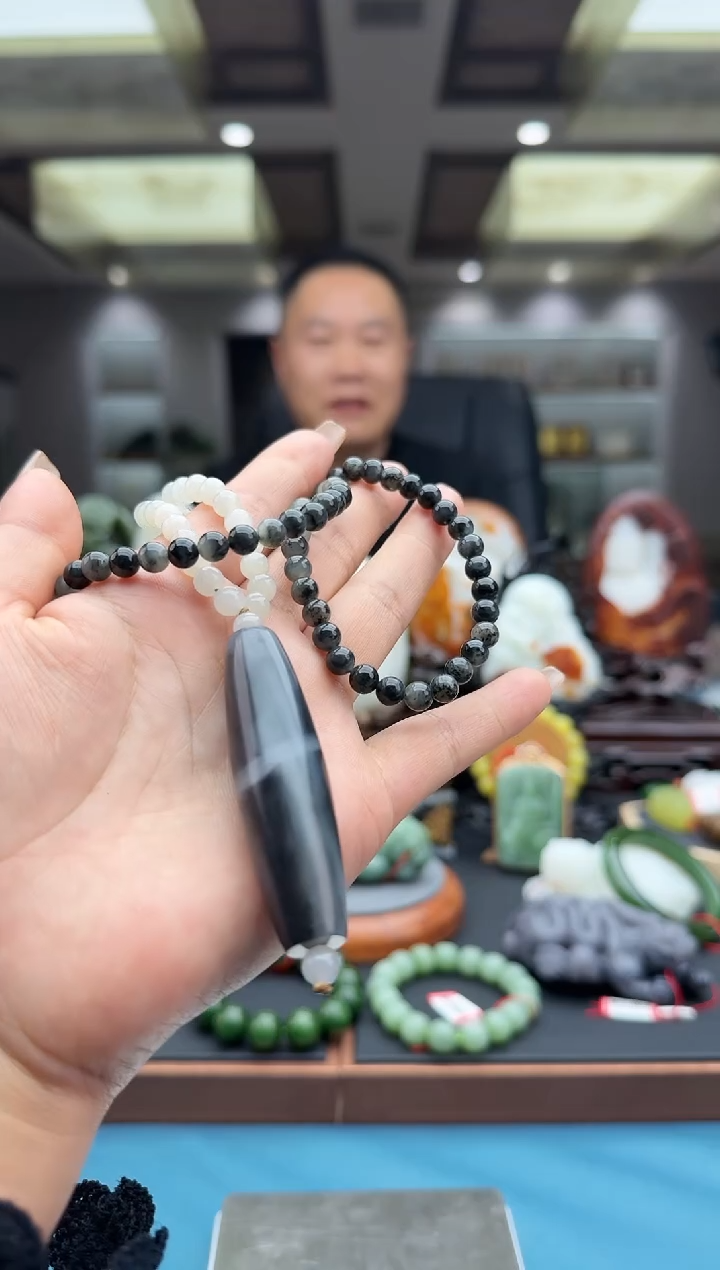 未镶嵌和田玉挂件qh