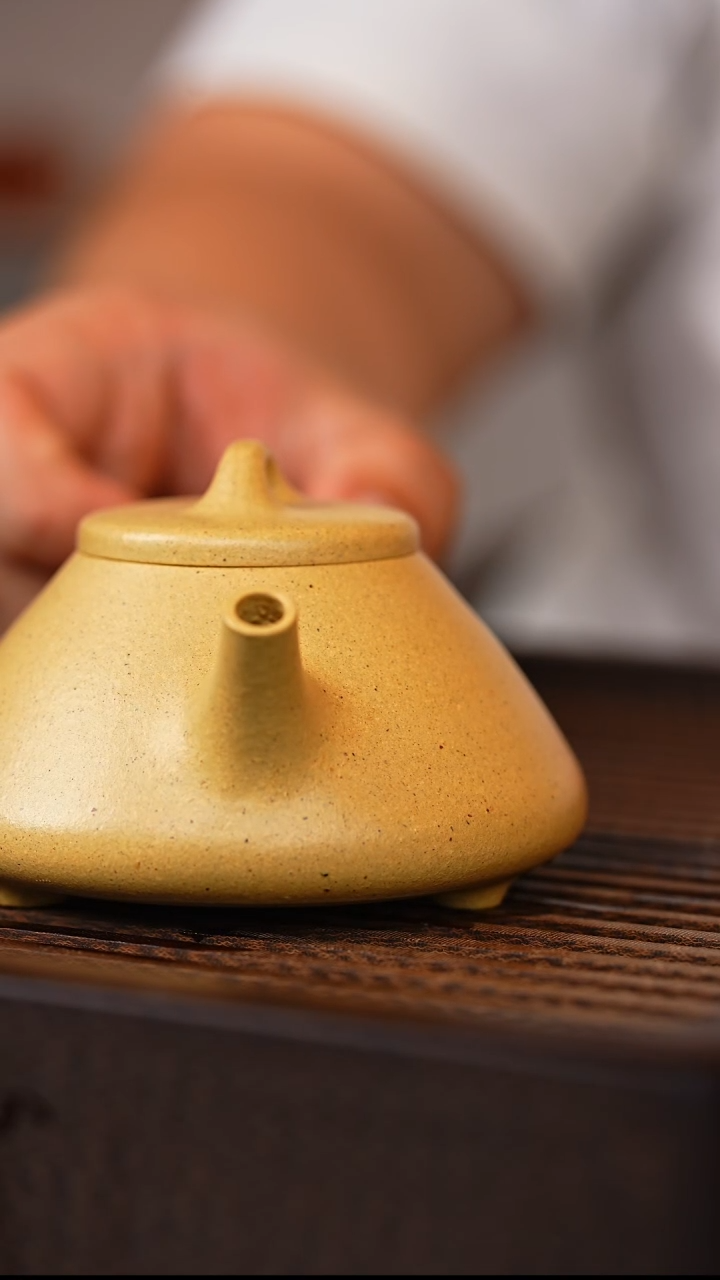 茶壶紫砂微瑕梨皮绿子冶