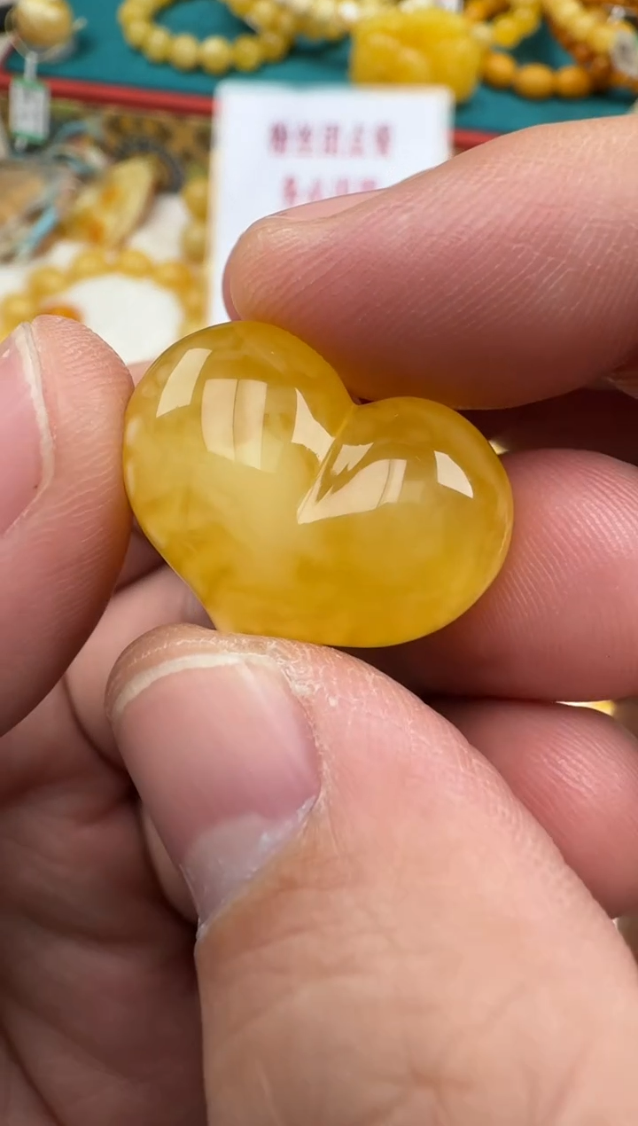 琥珀未镶嵌珠宝奇石爱心配饰HZ280