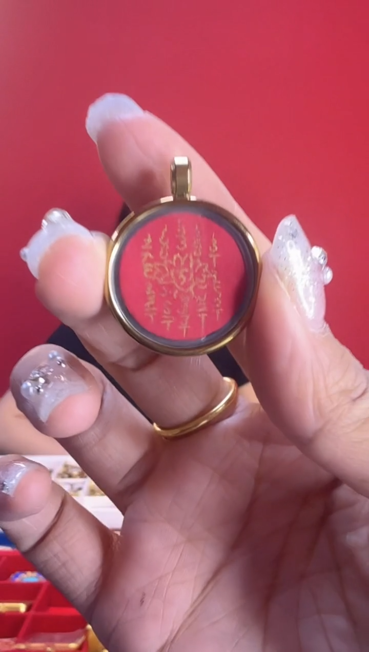 吊坠五条经文-热贡纯手绘唐卡