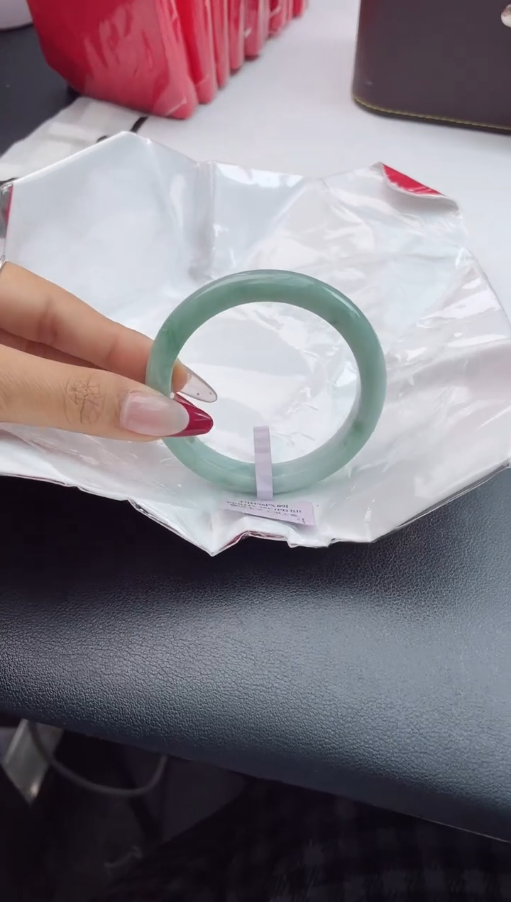 【闪购商品】翡翠手镯未镶嵌14翡翠手镯（微瑕）