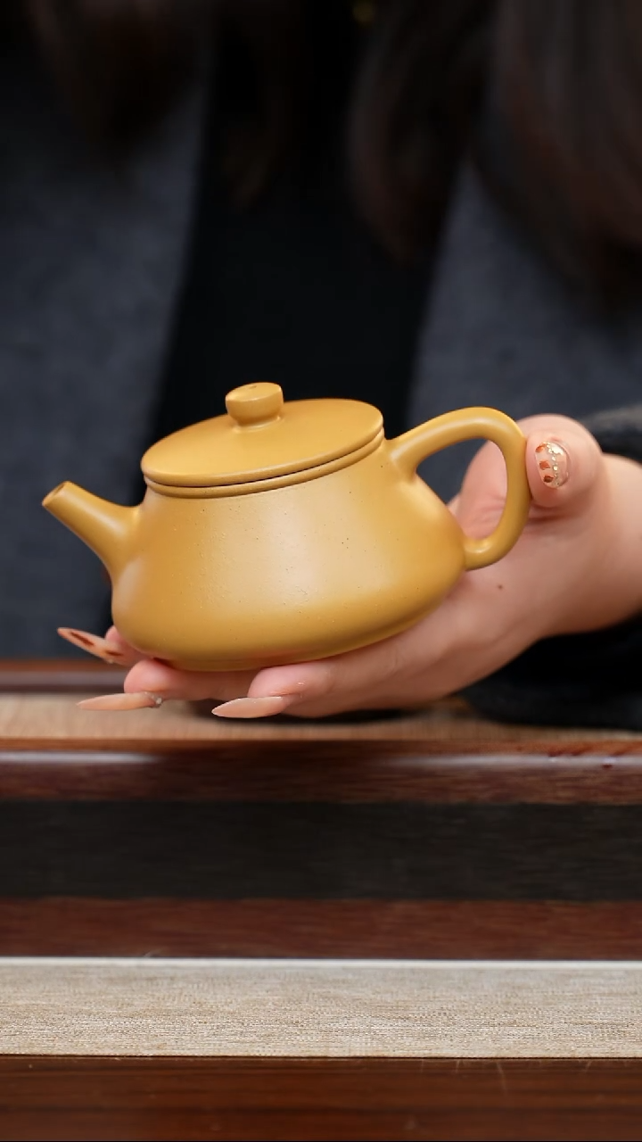黄金段小石瓢130cc宜兴手工紫砂壶