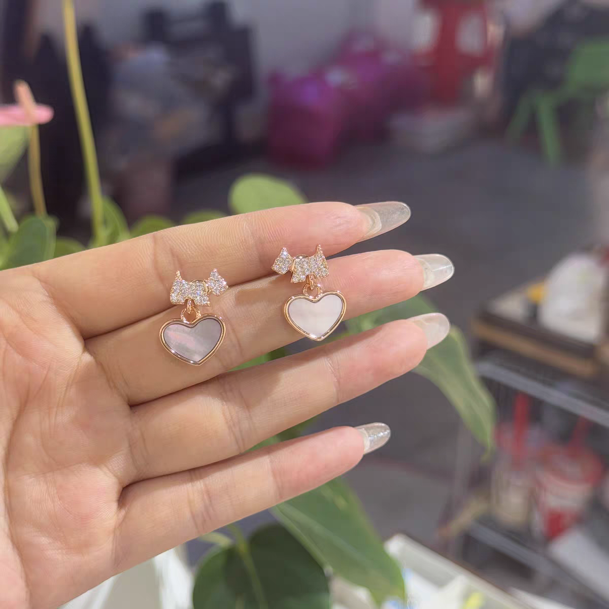 铜合金贝壳耳饰 意式甜美系小狗耳钉154