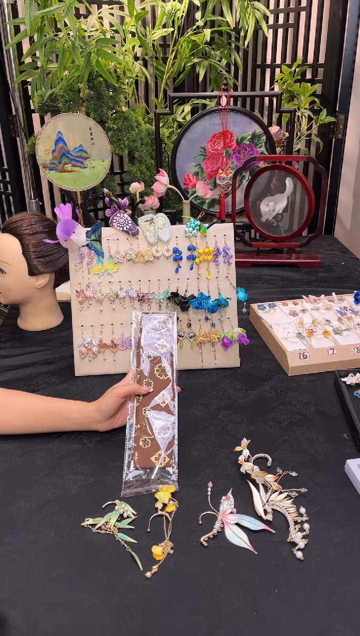 织绣依***力非遗苏绣手工饰品