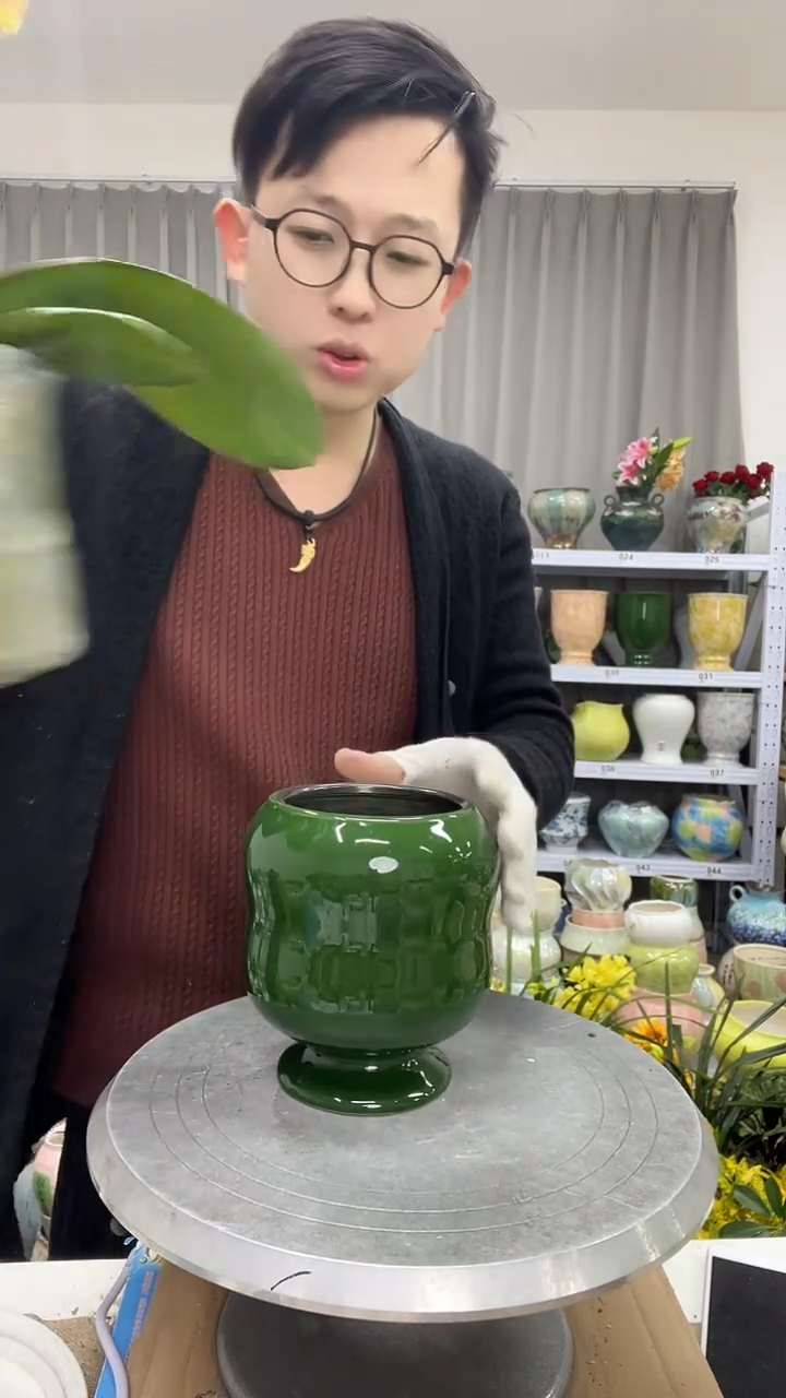 【12.10陶瓷花盆】  高度15    口径     9.5