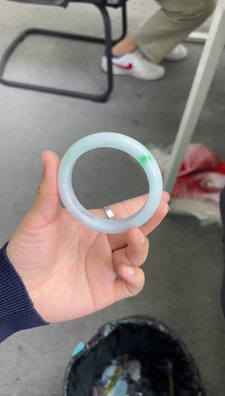 未镶嵌手镯翡翠娟*手镯