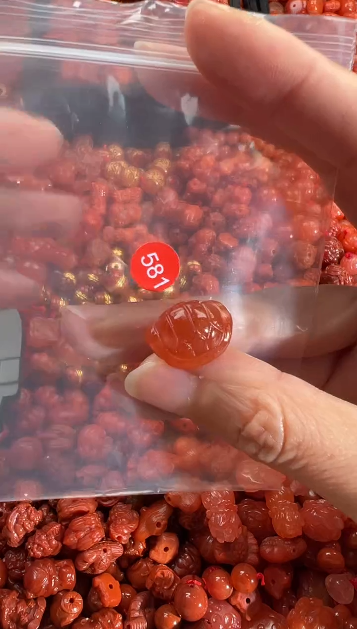 【闪购商品】南红玛瑙颈饰未镶嵌1