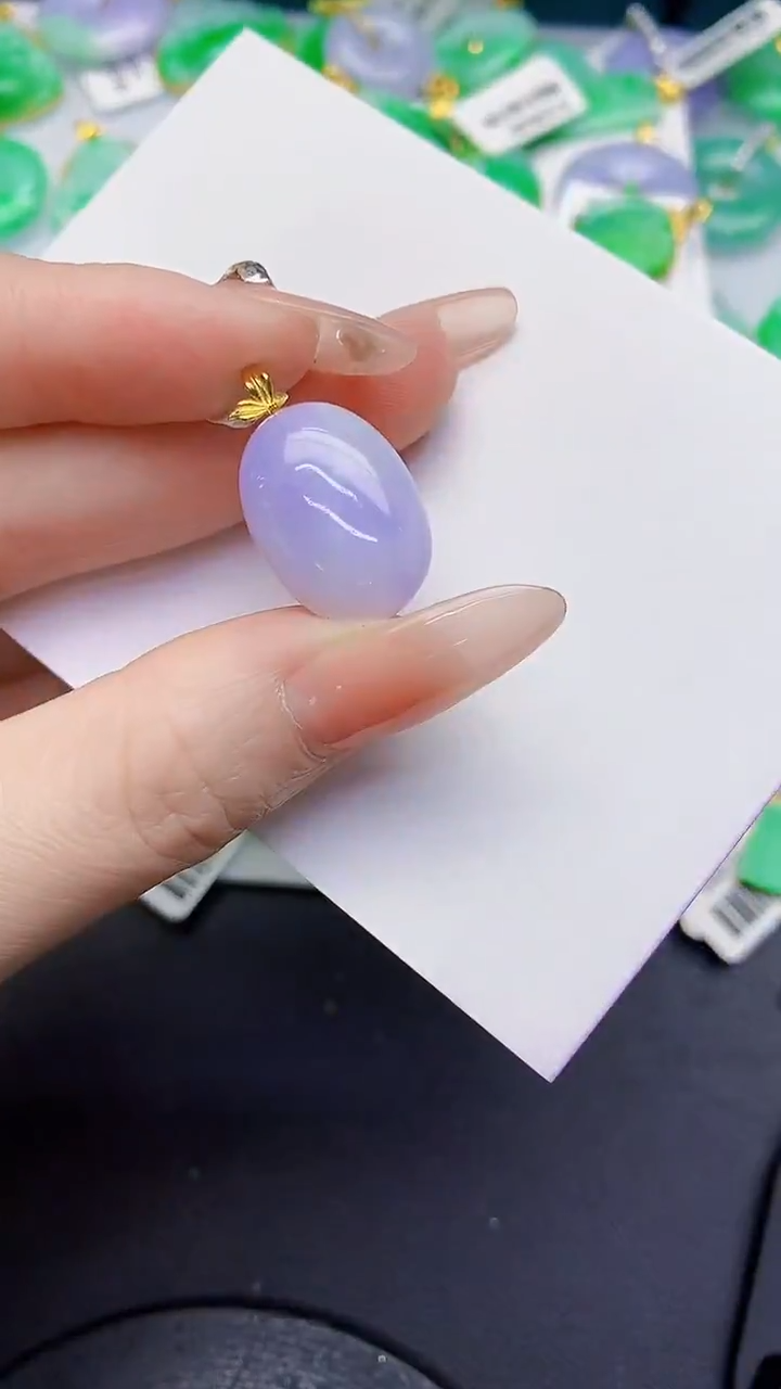 颈饰18K金镶嵌翡翠缅甸天然翡翠A货