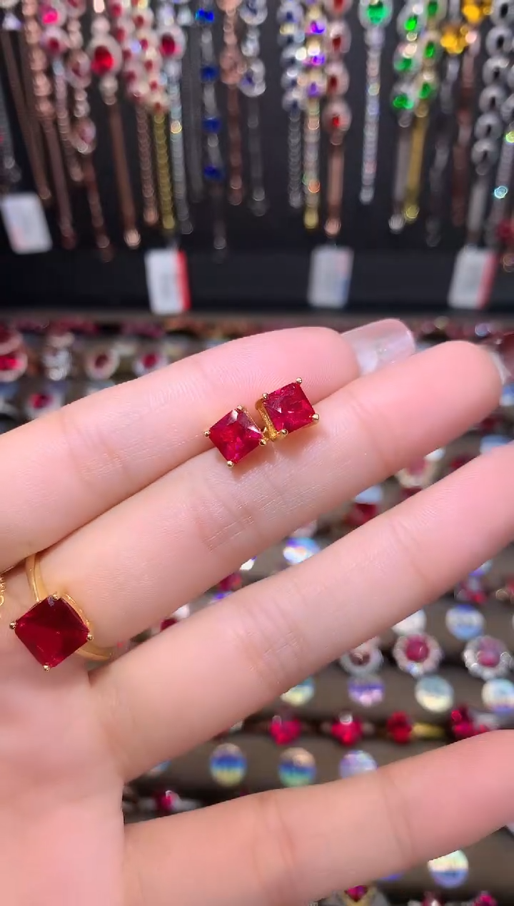 【闪购商品】红宝石耳饰银S925镶嵌金色
