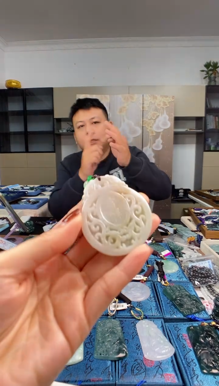 颈饰未镶嵌翡翠多样性发其一