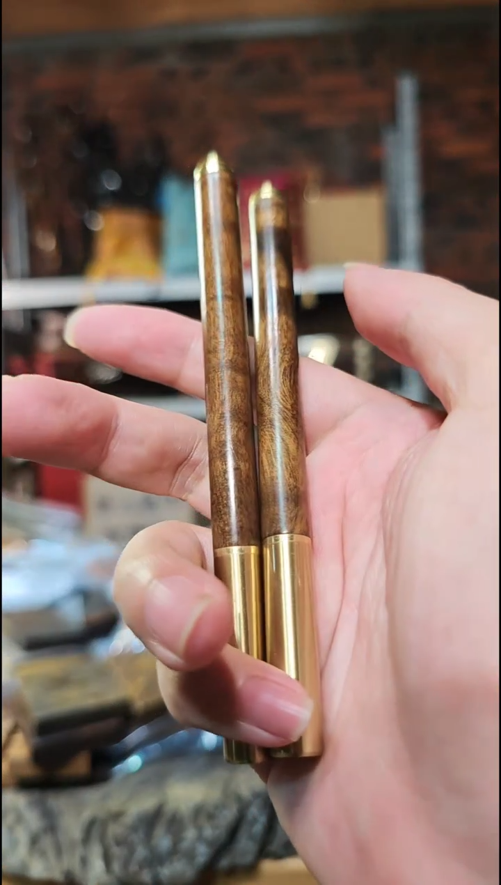 金丝楠        笔