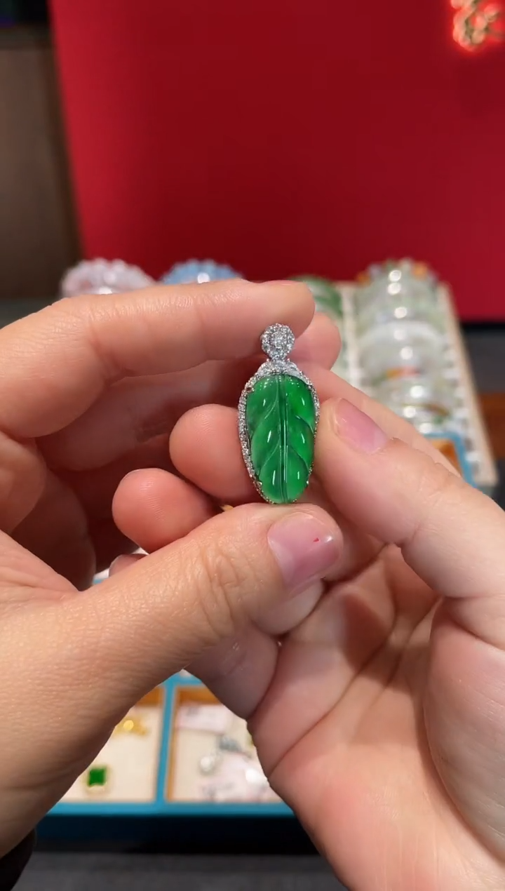 颈饰银S925镶嵌翡翠叶子