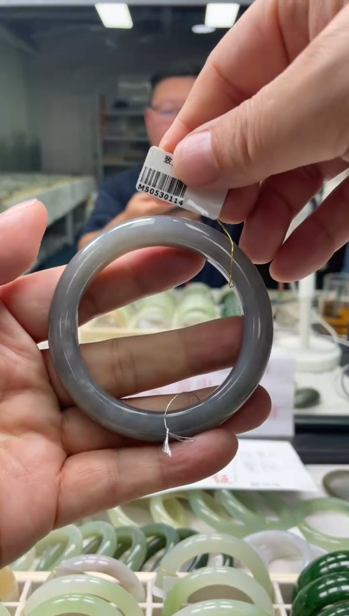 【闪购商品】和田玉手镯未镶嵌编码0114圈口56-57