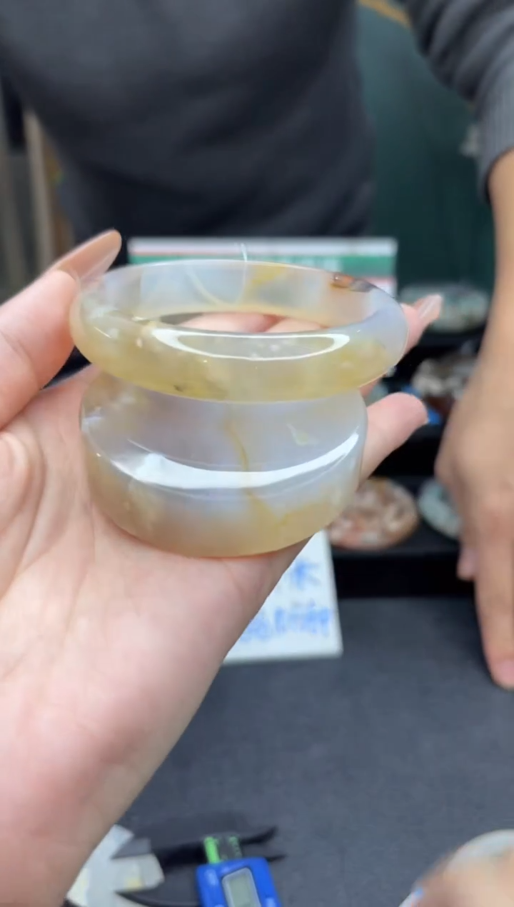 【闪购商品】石英质玉手镯未镶嵌693（62圈赠送镯心）