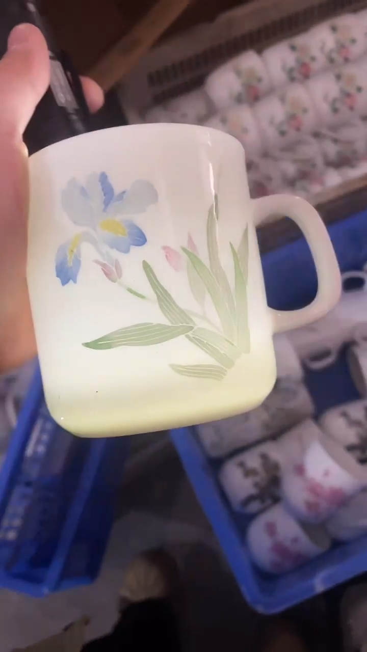 【闪购商品】1釉下彩高温手绘 牛奶杯 微瑕