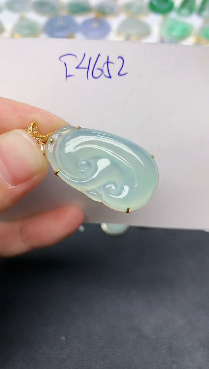 颈饰18K金镶嵌翡翠 天然缅甸A货翡翠百元以上9元证书费自理