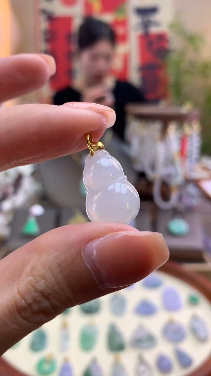 【闪购商品】翡翠颈饰未镶嵌葫芦