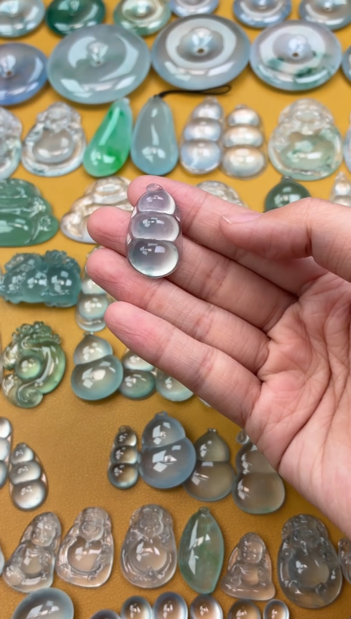 吊坠(不含链)未镶嵌翡翠50 豆子 27.7 17.2 8.5