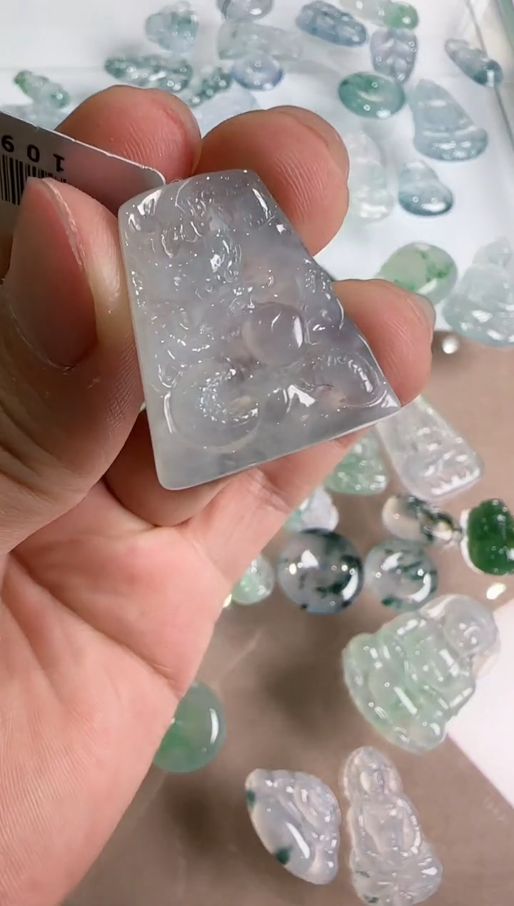 【闪购商品】翡翠吊坠(不含链)未镶嵌··