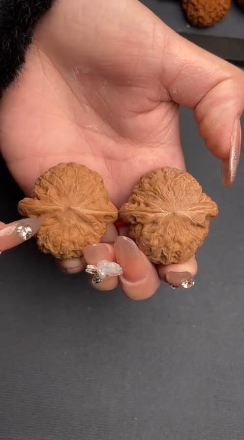 【闪购商品】文玩核桃把件铁锤38全品