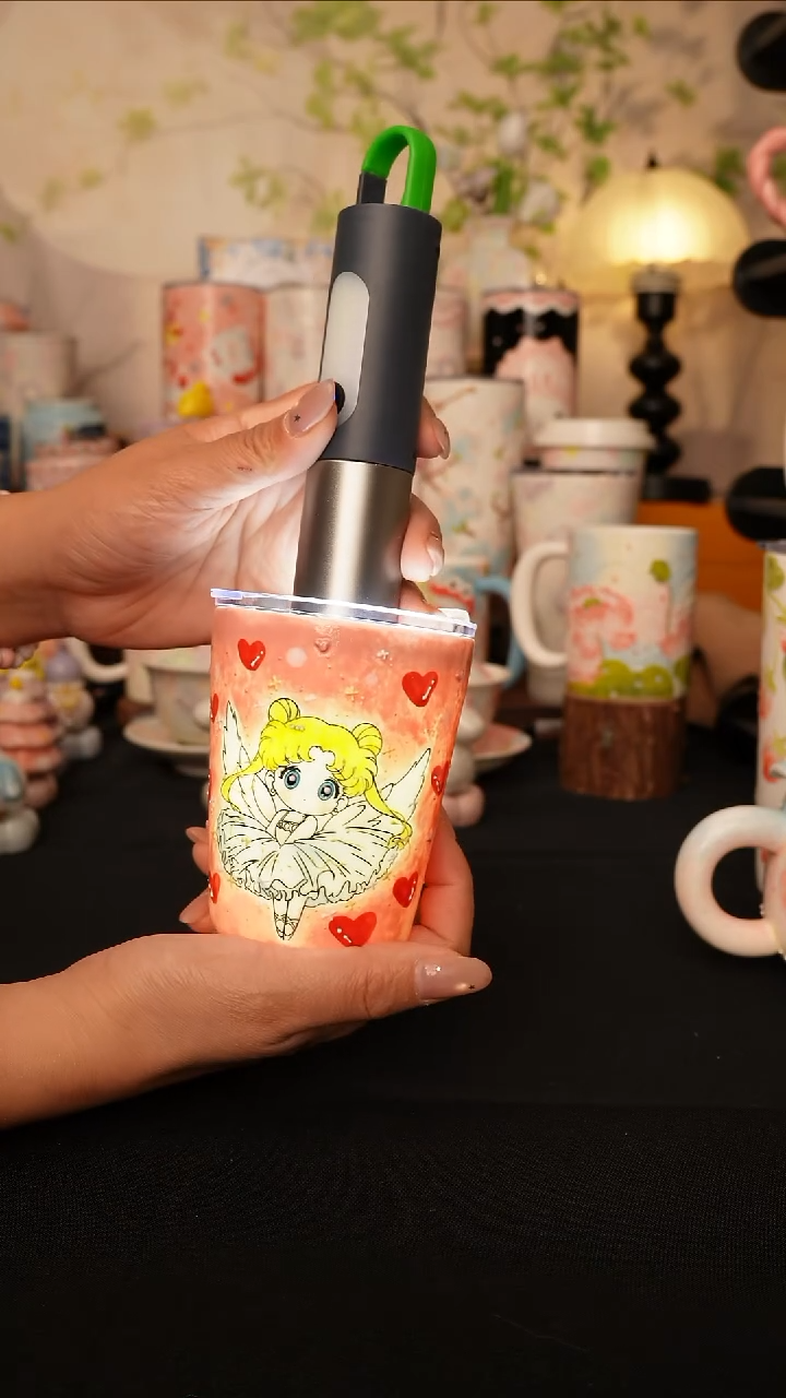 陶景德镇手绘的杯子 
