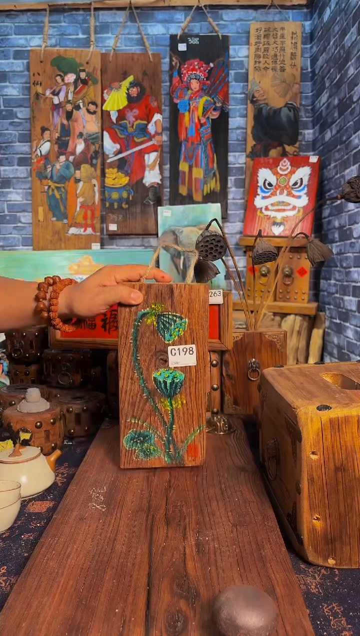 风化老门板丙烯画