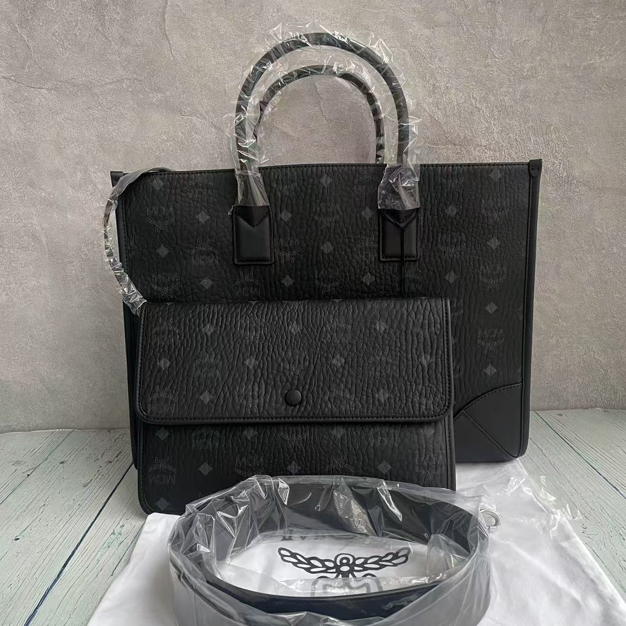 99新 MCM mcm黑色中号慕尼黑子母包托特包搁置品