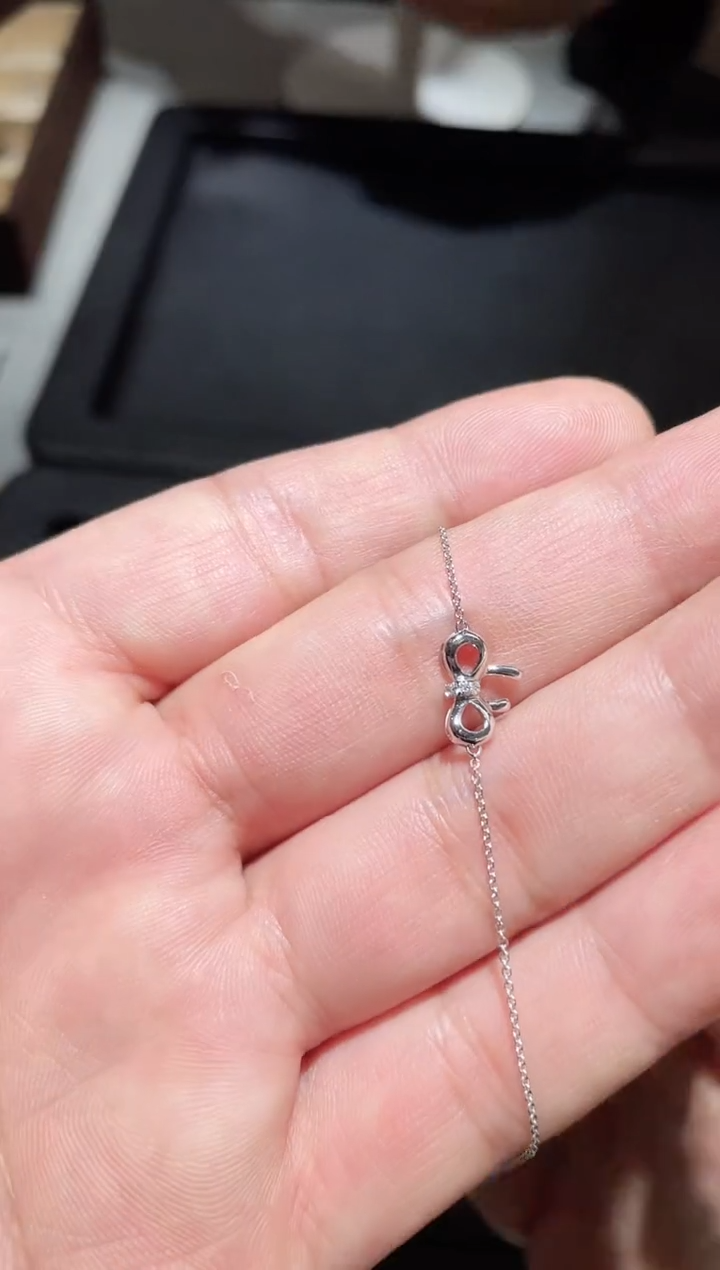 【闪购商品】钻石手链18K金镶嵌蝴蝶结手链