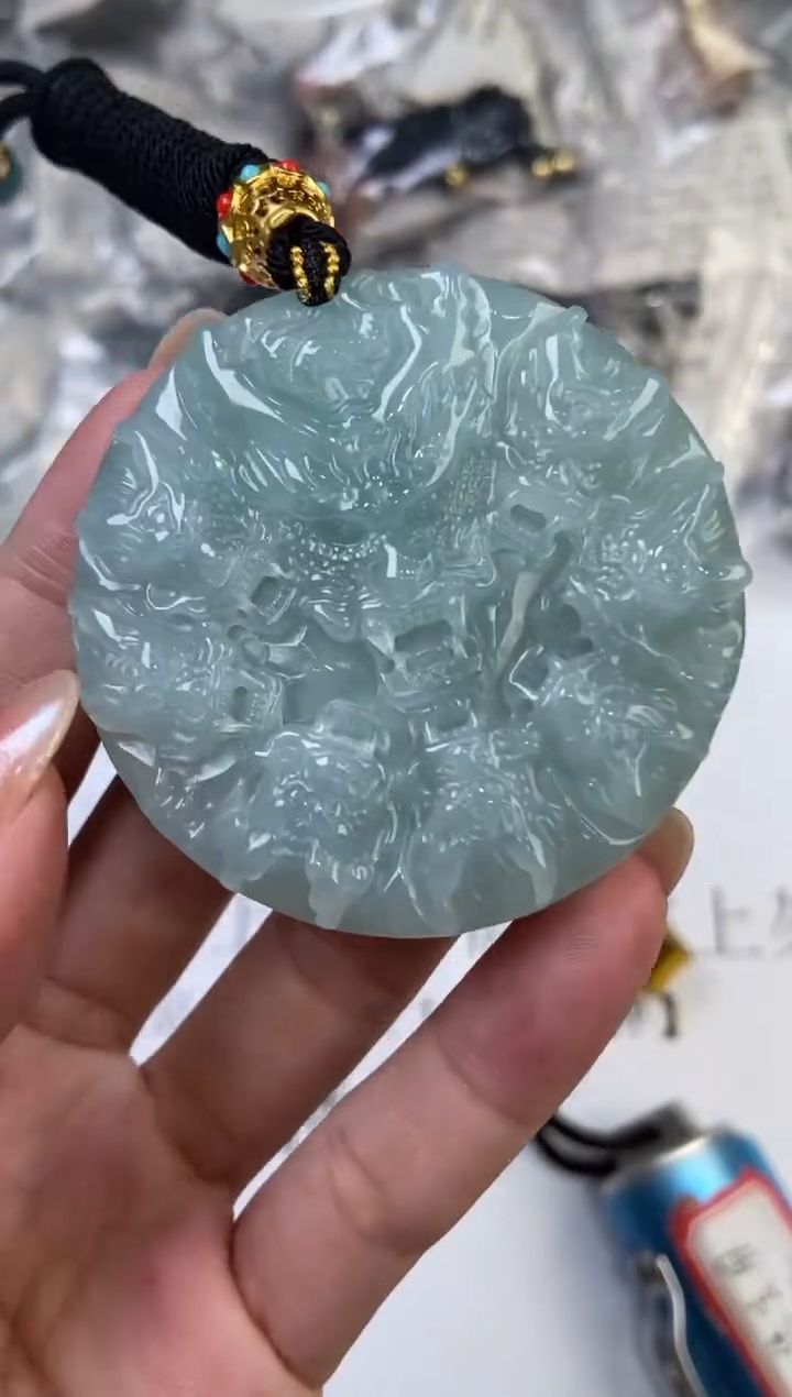 翡翠挂件未镶嵌290940/多样性发一件