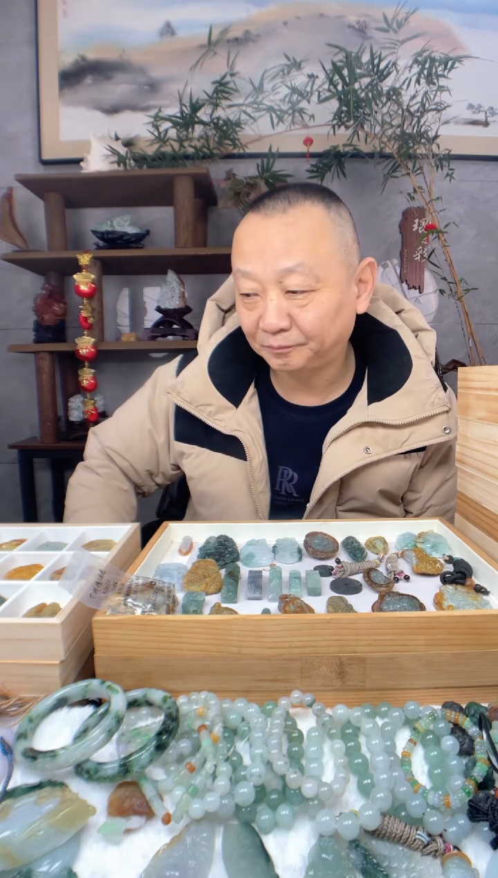 【闪购商品】定制翡翠未镶嵌客服链接