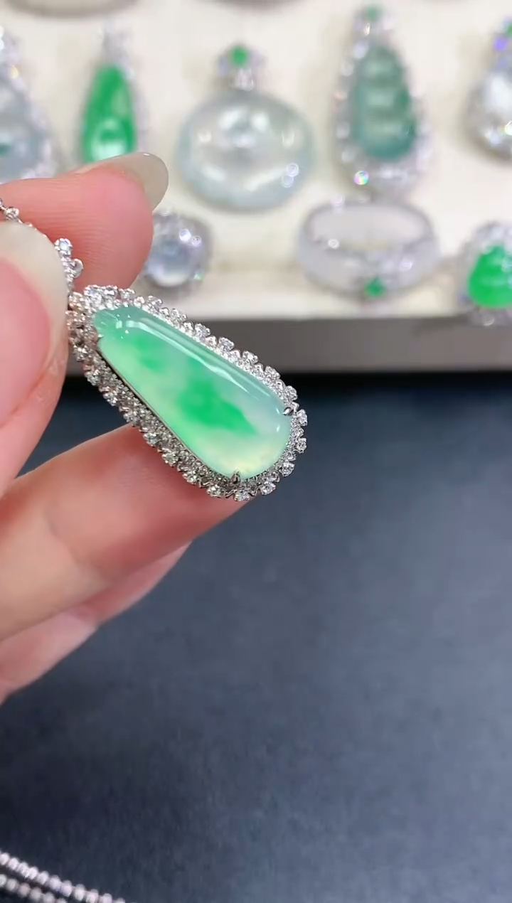 【闪购商品】翡翠吊坠(不含链)18K金镶嵌b116   