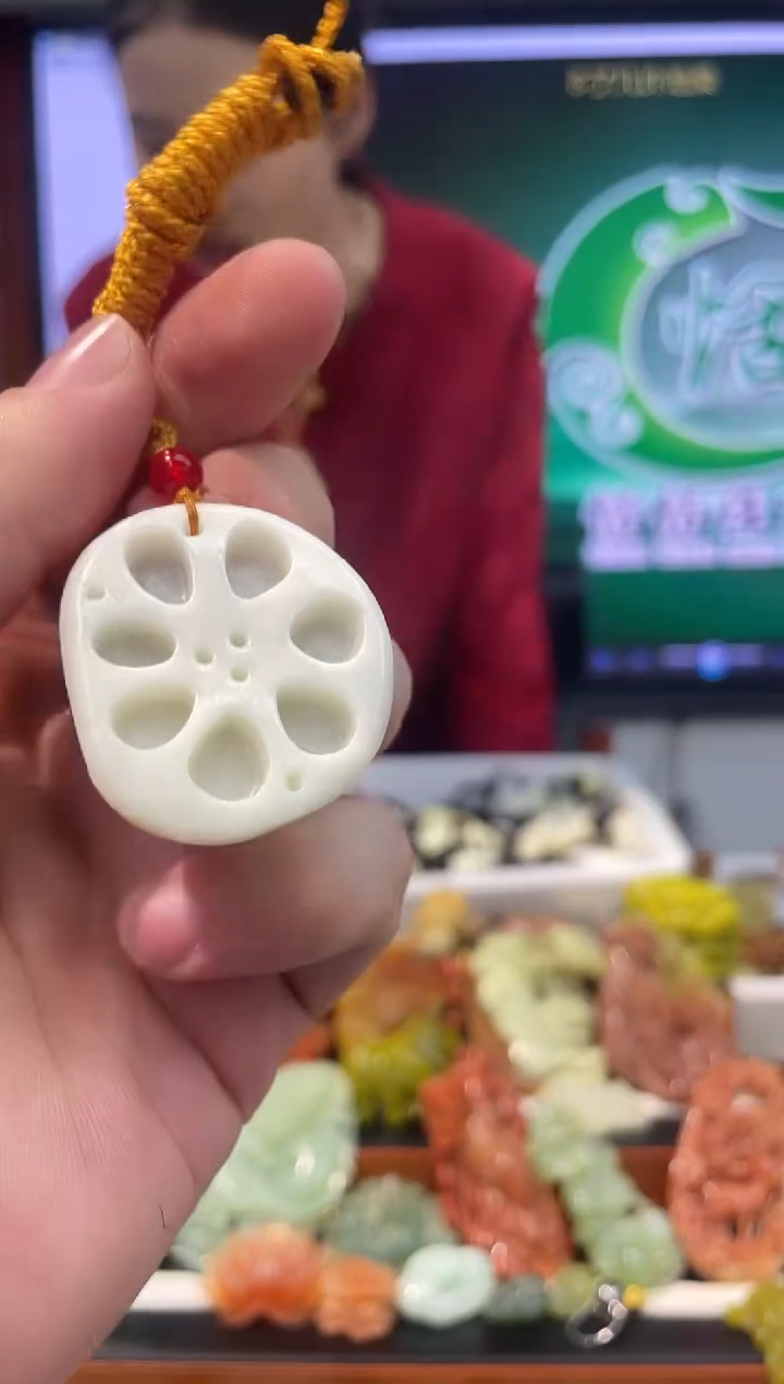 【闪购商品】岫玉吊坠未镶嵌·多样性发货*拍一发一