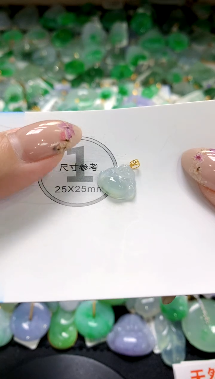 翡翠18K金镶嵌颈饰1111111111111111