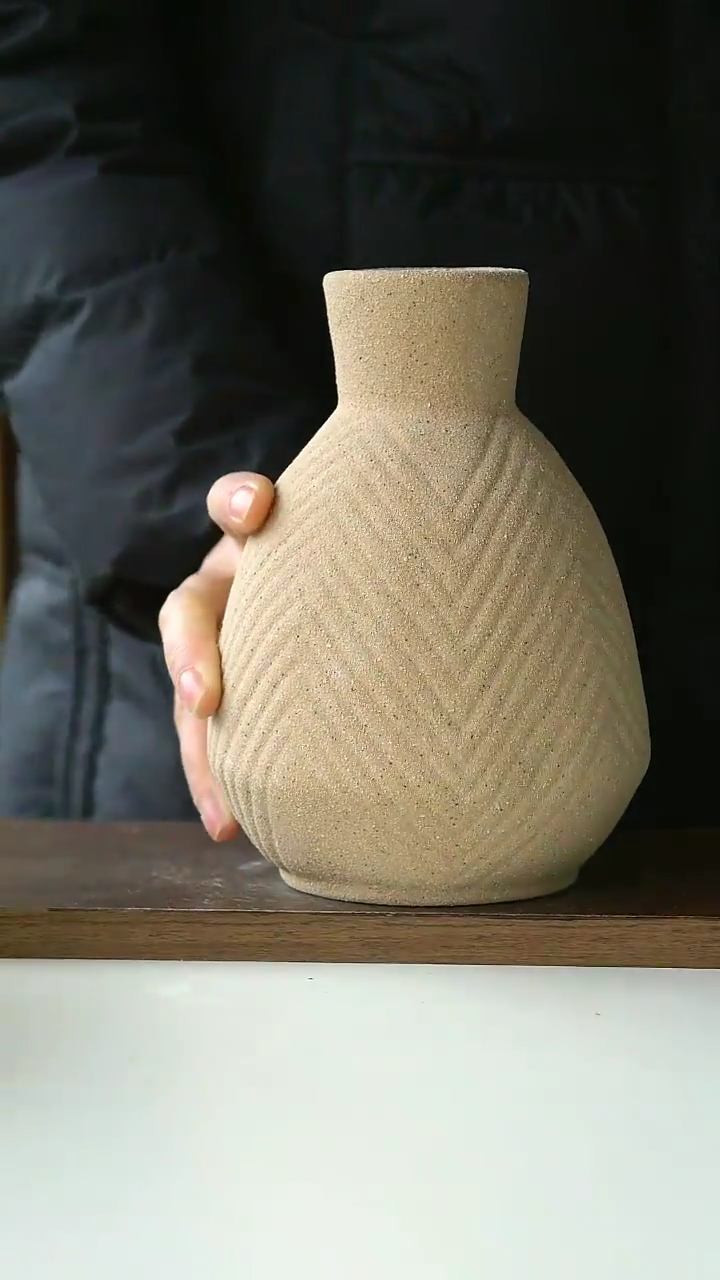 【闪购商品】陶瓷贾湖时代斜纹花瓶@4-2@