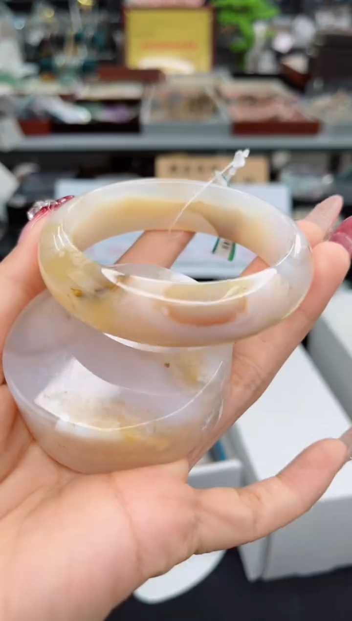 【闪购商品】石英质玉手镯未镶嵌58圈口（赠品镯心）1681021