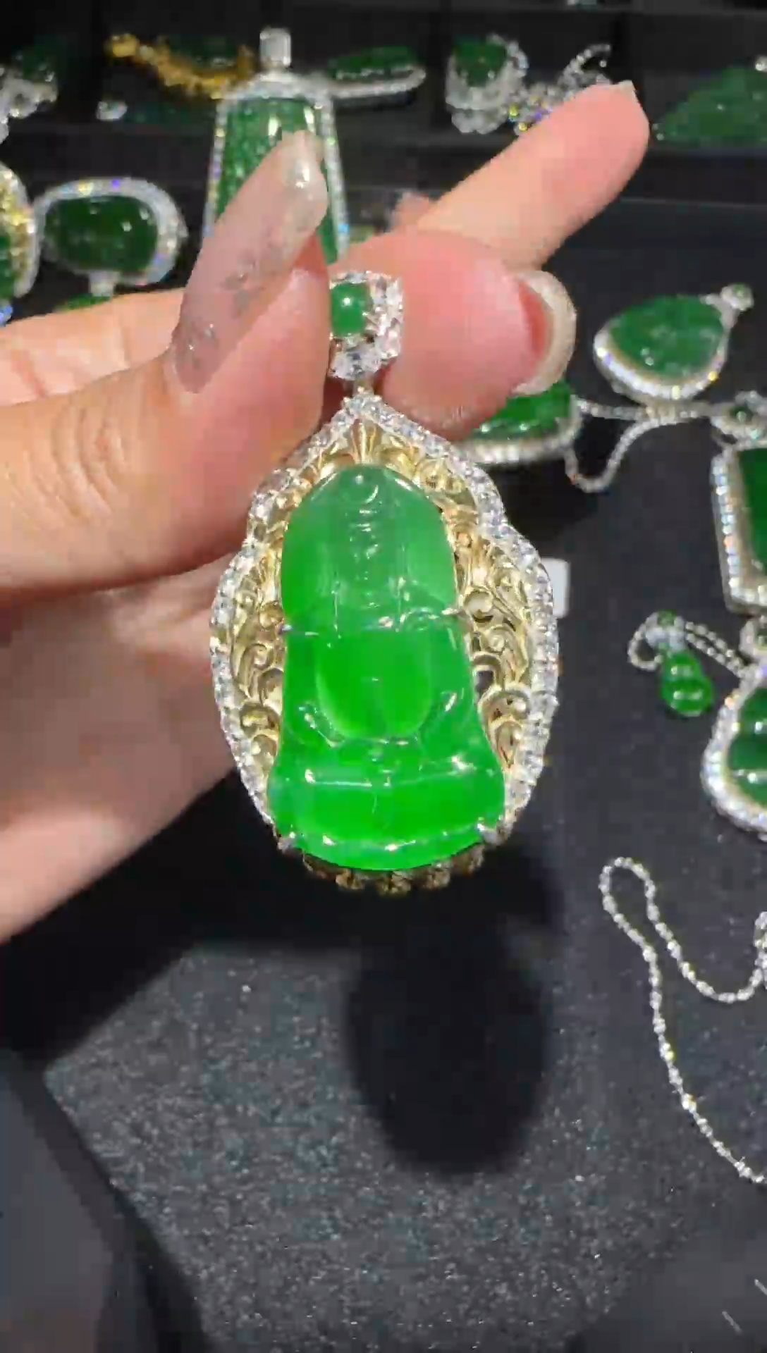 【闪购商品】翡翠吊坠(赠链)银S925镶嵌多样性发货拍一发一