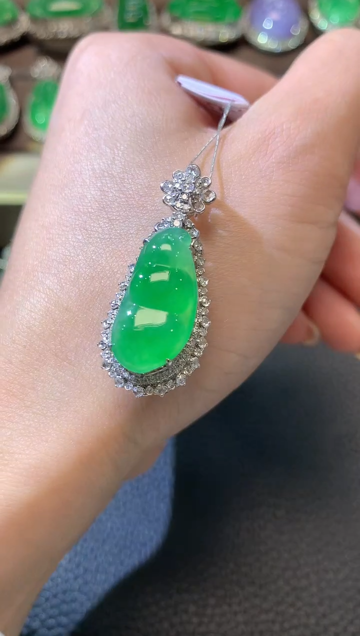 【闪购商品】翡翠吊坠(不含链)18K金镶嵌w9翡翠