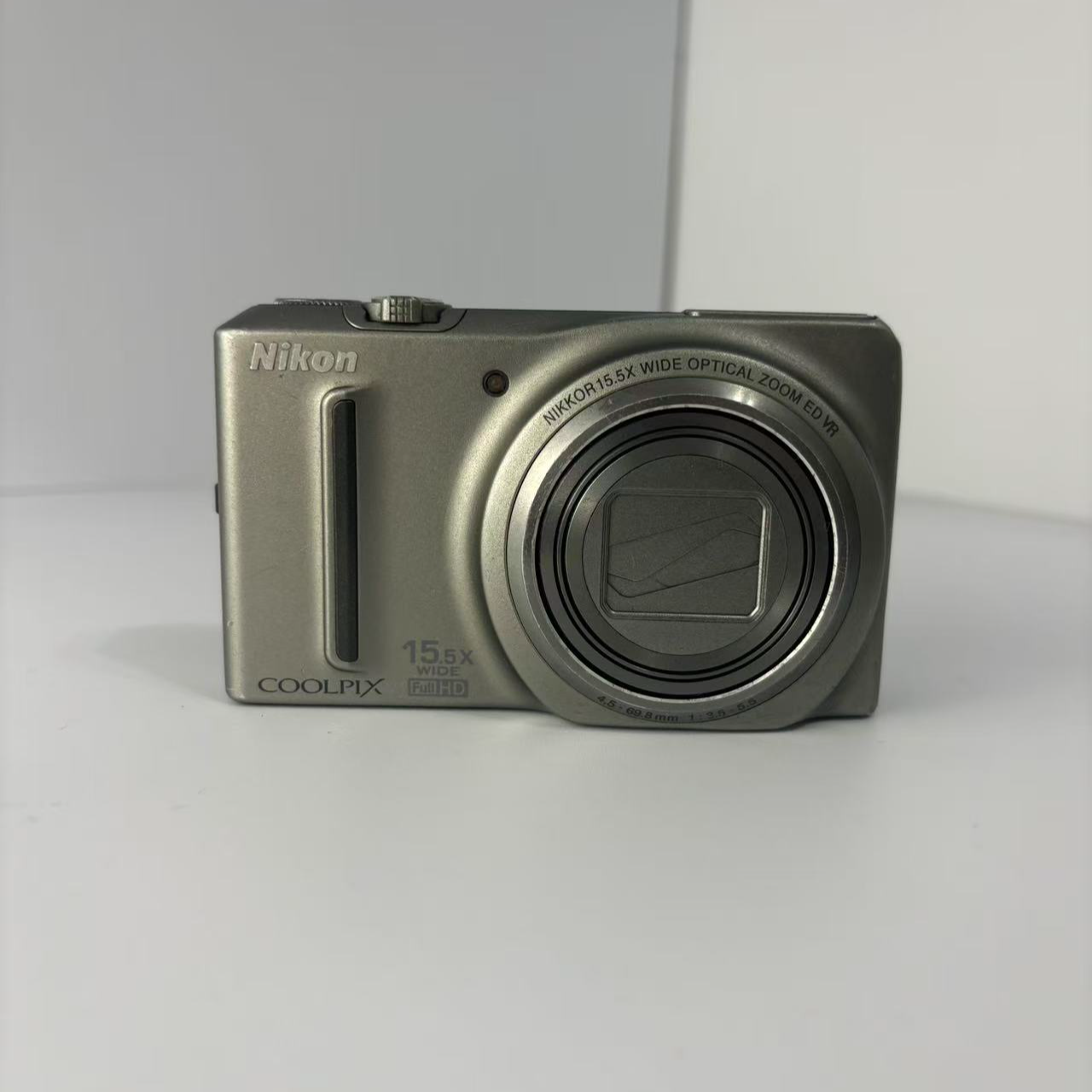 9新 Nikon/尼康 s9050 1600万像素15倍长焦 人景浓郁 演唱会