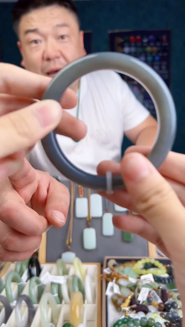 和田玉手镯未镶嵌 多样性发货 拍一单发一个58-59