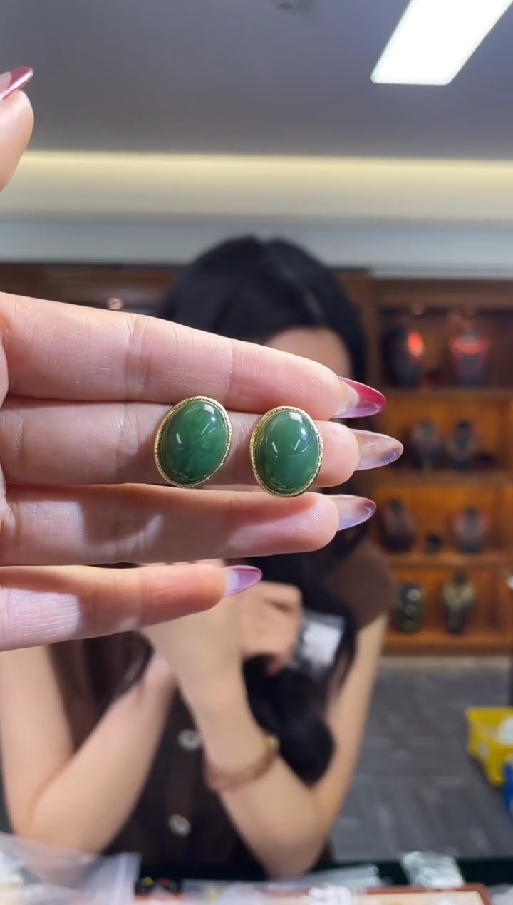 未镶嵌和田玉耳饰（多样性发一件）