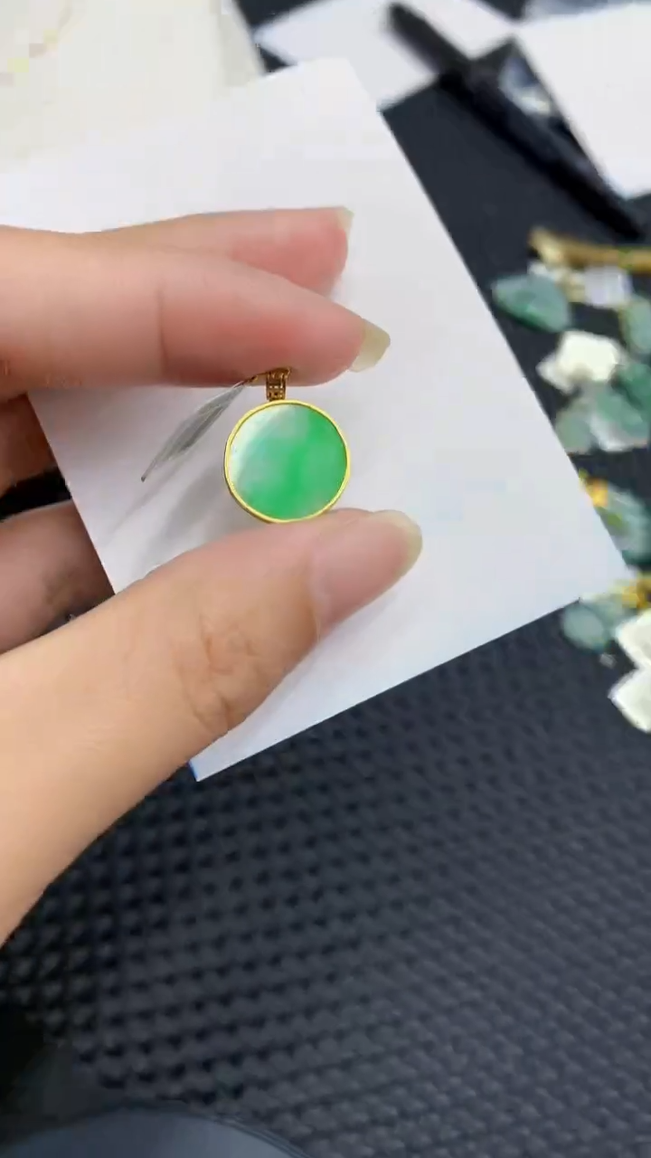 【闪购商品】翡翠颈饰18K金镶嵌            8