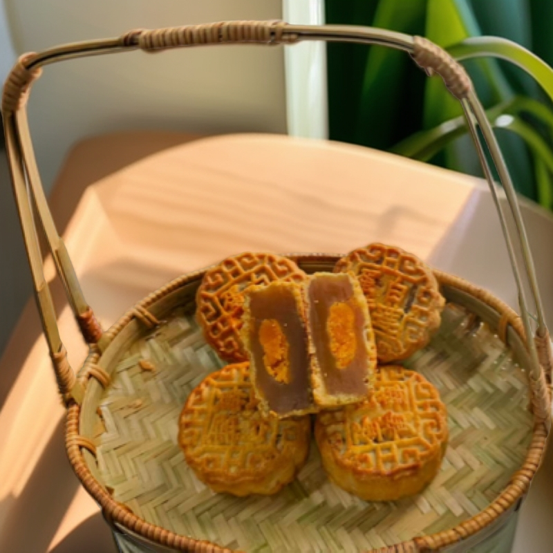 广式酥皮蛋黄莲蓉月饼传承传统风味经典中秋糕点中秋月饼蛋黄月饼