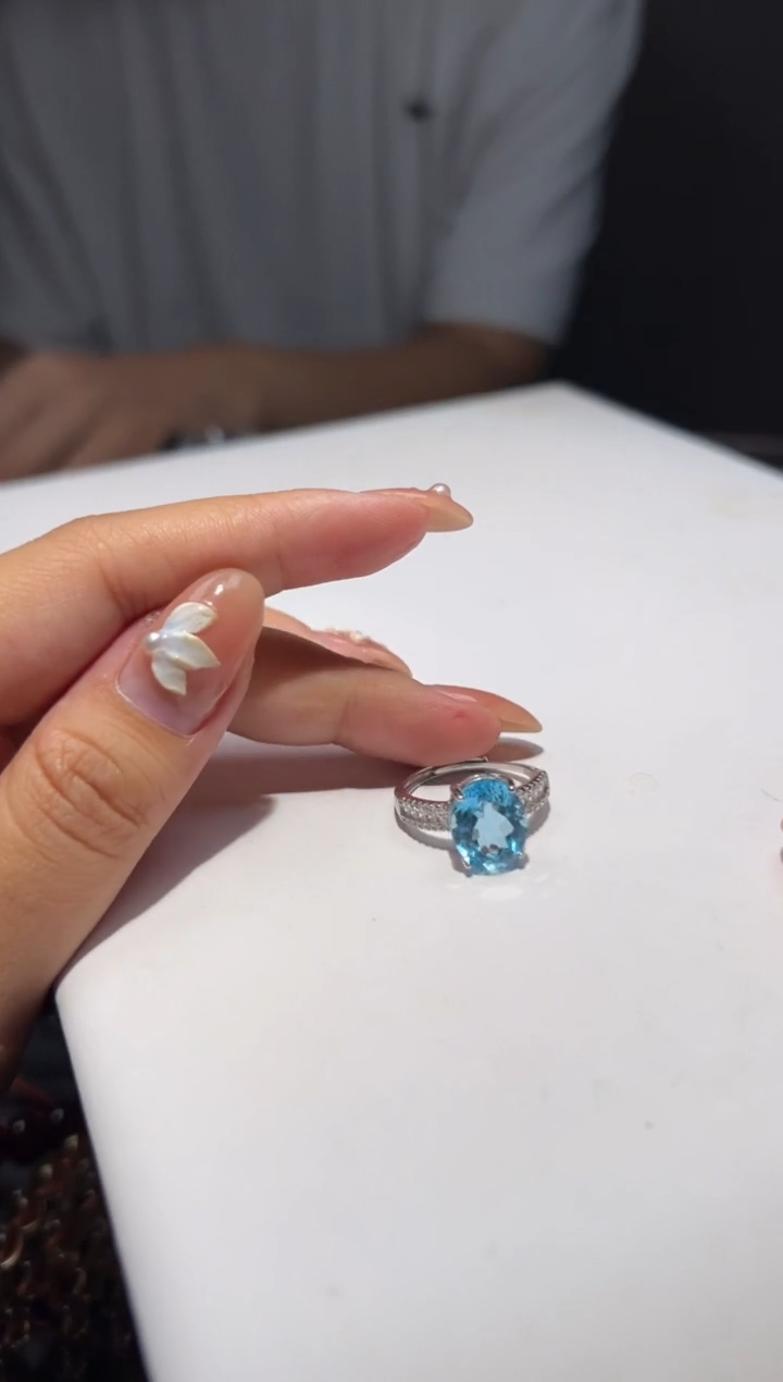 银S925镶嵌戒指托帕石瑞士蓝托帕石戒指