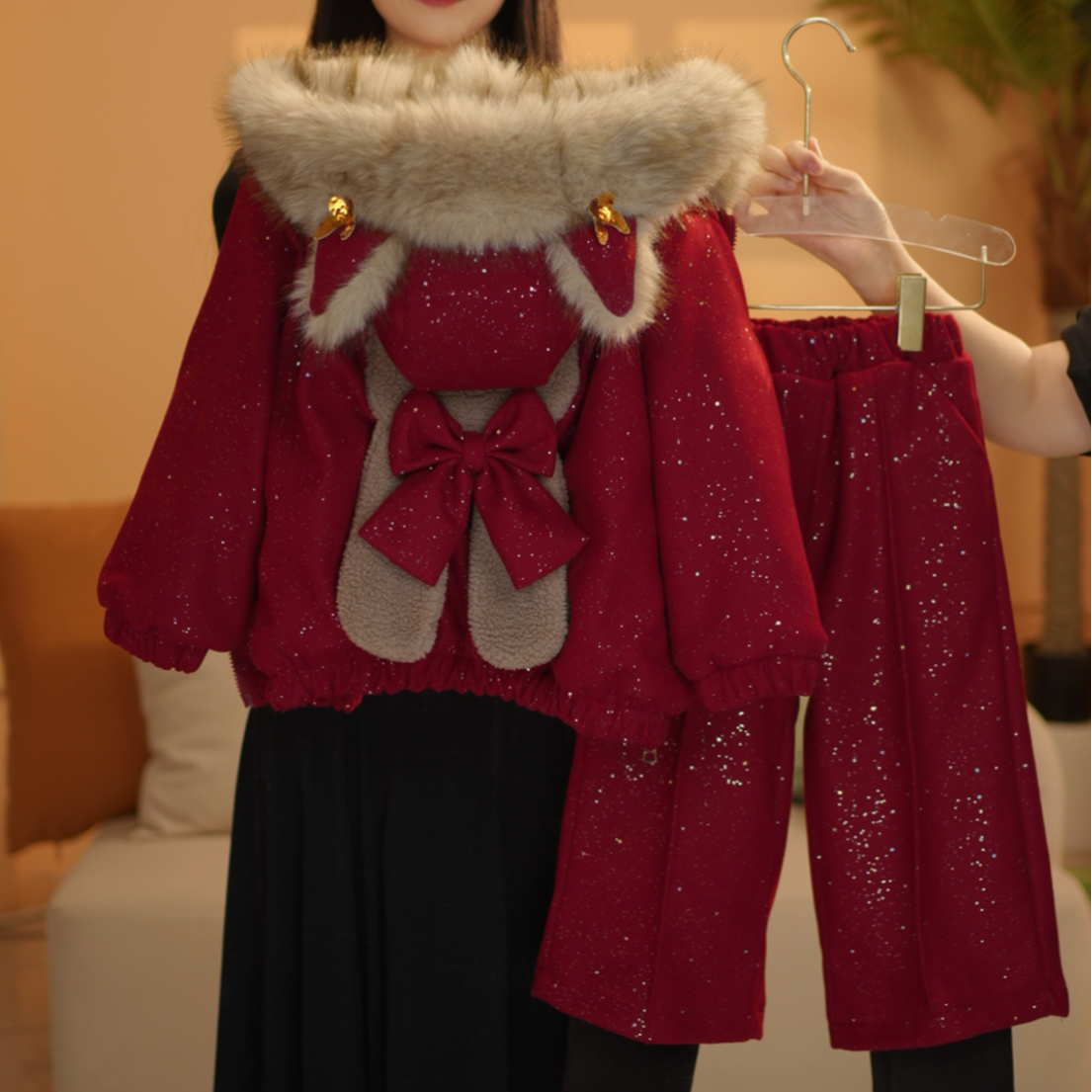 女童组合冬季2025年元旦新年拜年服连帽加厚加绒外套DWT25301