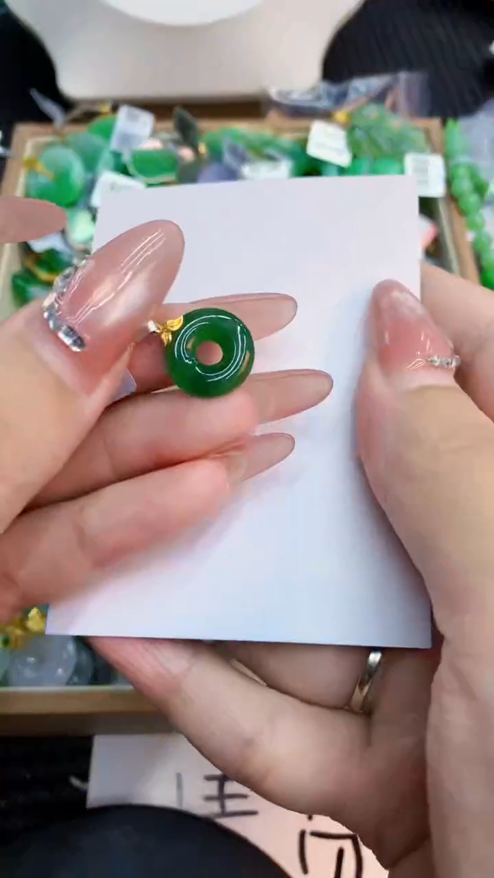 翡翠18K金镶嵌吊坠(不含链)1