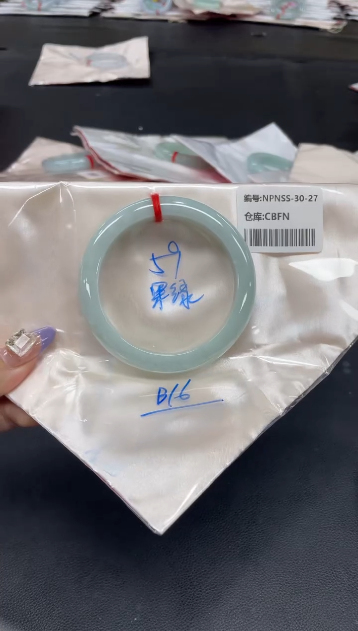 未镶嵌手镯翡翠翡翠手镯