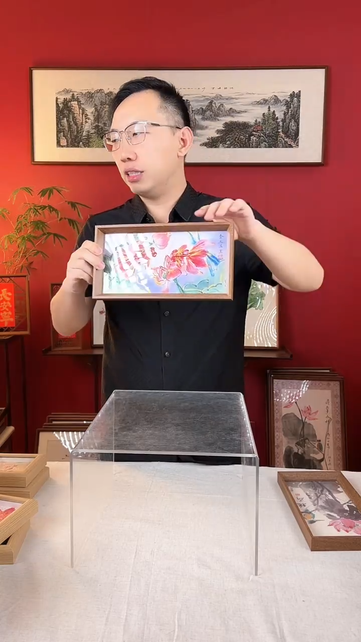 【闪购商品】国画金鱼戏荷国画摆台