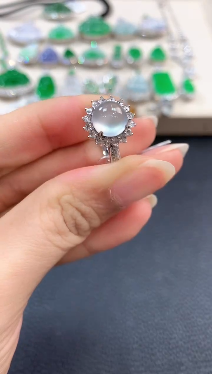 【闪购商品】翡翠戒指18K金镶嵌b92     