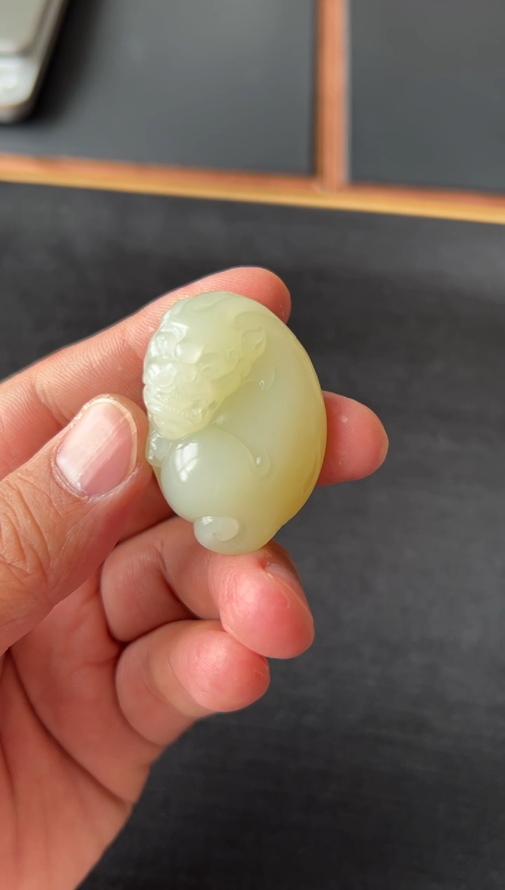 【闪购商品】和田玉吊坠(赠链)未镶嵌且末微色差迪克兰