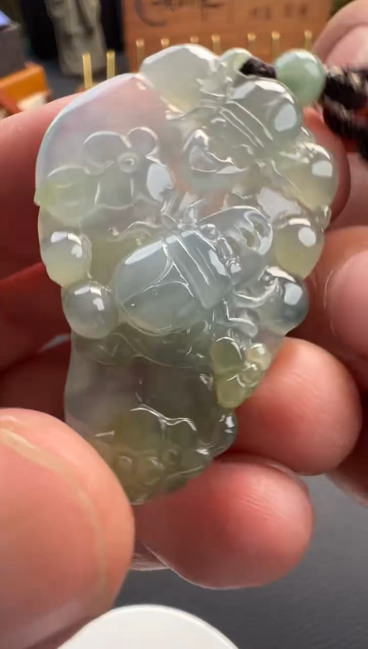 颈饰未镶嵌翡翠开****?翡翠颈饰